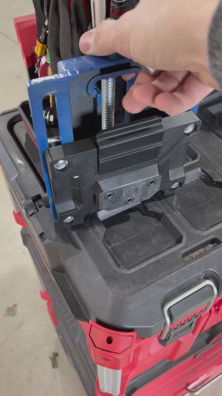 quick attach vise mounting for packout